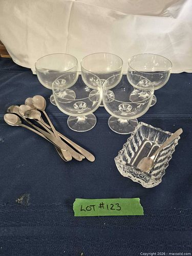 Lot #123 (1 of 4)