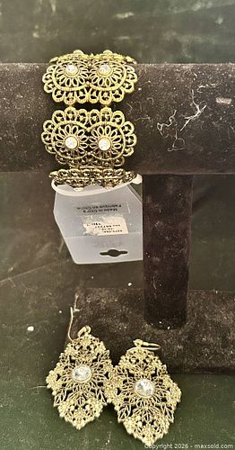 Lot #6 (1 of 4)