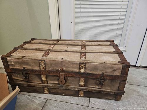 Lot #60 (1 of 6)