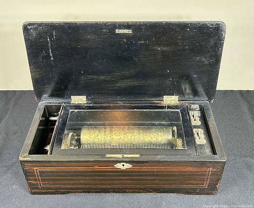 Antique Cylinder Music Box in Wood and Brass (1 of 12)