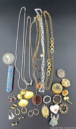 Mixed Vintage Jewelry Lot — Necklaces, Brooches, Earrings (1 of 14)