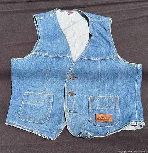 Lot #23 (1 of 7)