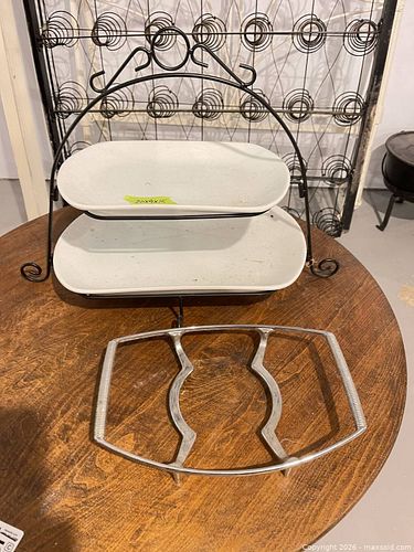 Two-Tier Ceramic/Metal Serving Tray with Separate Chrome Trivet B (1 of 6)