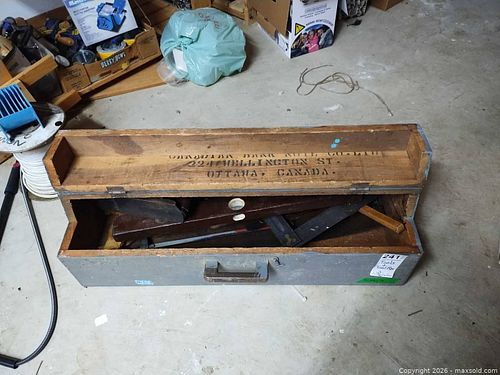 Vintage Wooden Toolbox with Hand Tools and Canadian Bank Note Marking B (1 of 7)
