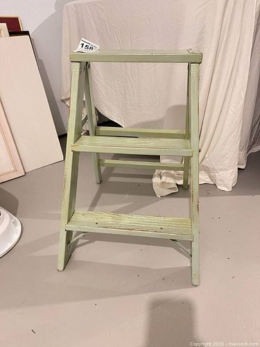 Wooden Step Ladder D (1 of 5)