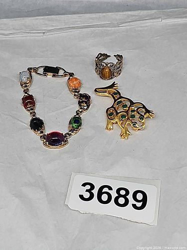 Lot #3689 (1 of 7)