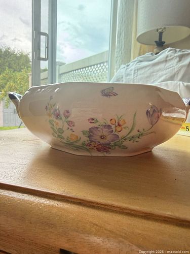 Vintage Floral Porcelain Decor Lot – Covered small Canister & Lillee Mission Japan Bow (1 of 9)