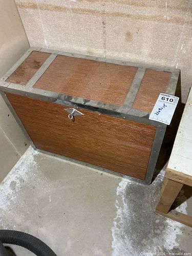 Lot #610 (1 of 7)