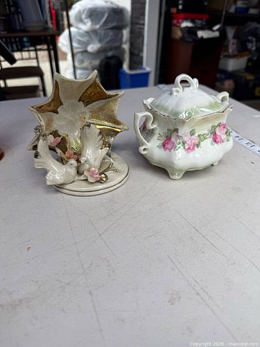 Capodimonte Style Porcelain Covered Sugar Bowl with Doves (1 of 6)