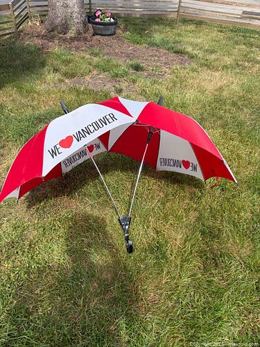 Double Stroller Umbrella 'We ♥ Vancouver' Print, Red & White -jr (1 of 5)