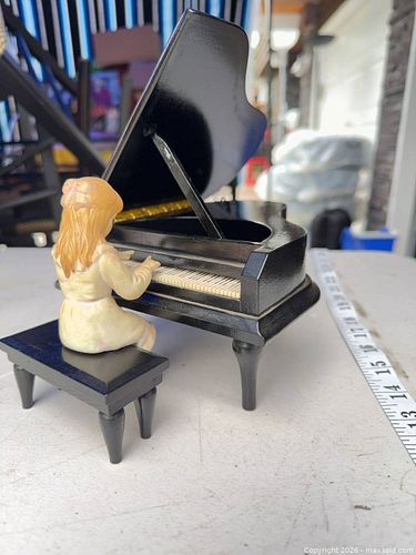 Enesco "Nocturne by Chopin" Musical Jewelry Box (1 of 5)