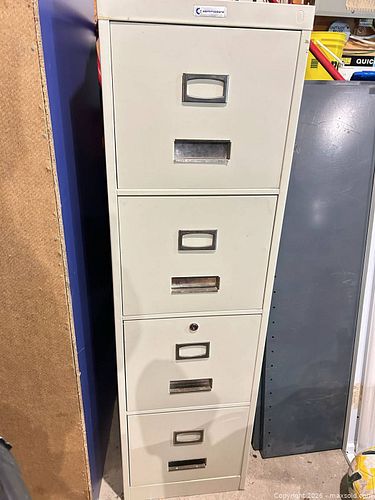 Lot #29 (1 of 8)