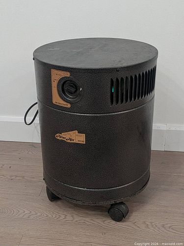 Lot #105 (1 of 4)