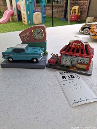 Lot #835 (1 of 12)