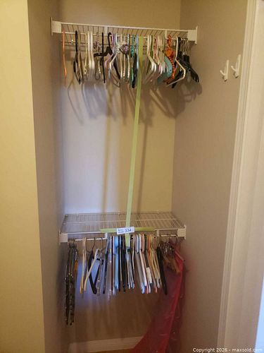 Clothing hangers (1 of 4)