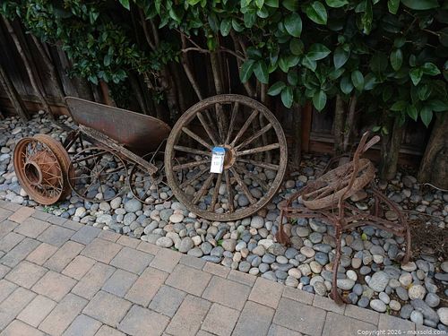 Lot #137 (1 of 9)