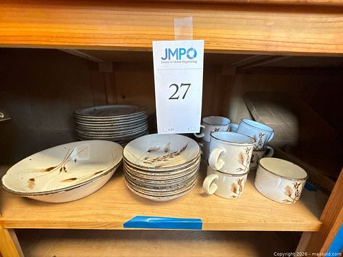 Lot #27 (1 of 8)