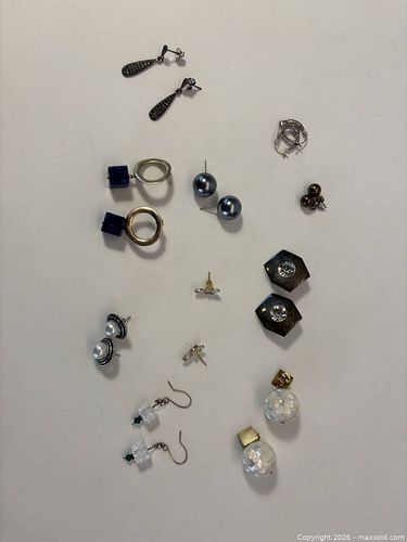 Lot #27 (1 of 8)