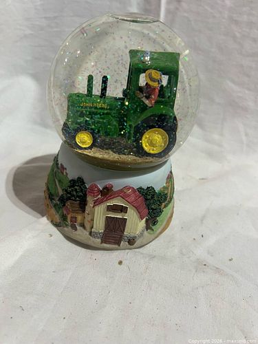 Lot #32 (1 of 8)