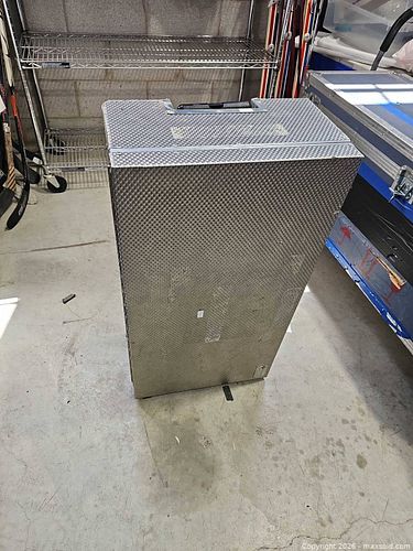 Lot #26 (1 of 9)