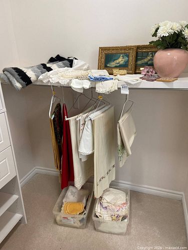 Home Decor and Table Linens (1 of 7)