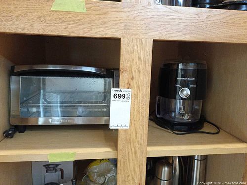 Lot #699 (1 of 9)