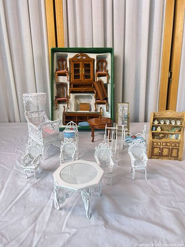 Lot #375 (1 of 5)