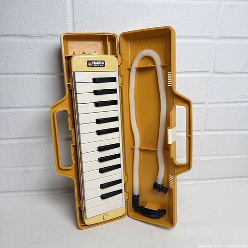 Vintage Pianica Harmonica Piano in case (1 of 5)