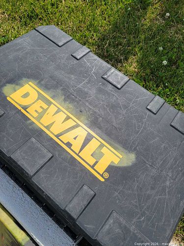 Dewalt combo tool Reciprocated saw & drill driver (1 of 4)