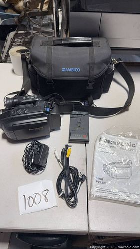 Panasonic PV-L557 VHS-C Camcorder 16x Optical Zoom (1 of 9)