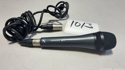 Sennheiser e835 Dynamic Handheld Wired XLR Microphone (1 of 7)