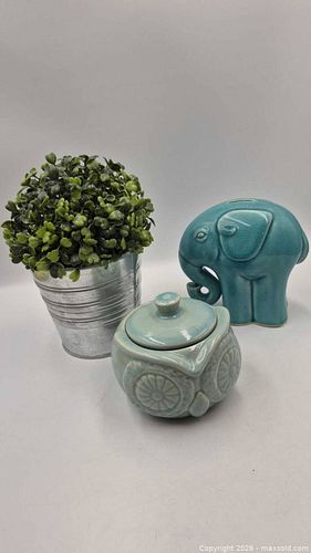 Decorative Items (1 of 8)