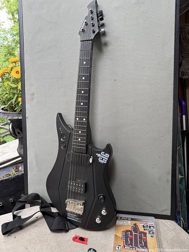 POWER GIG GUITAR & PS3 RISE IF THE SIXSTRINGS.  (1 of 4)