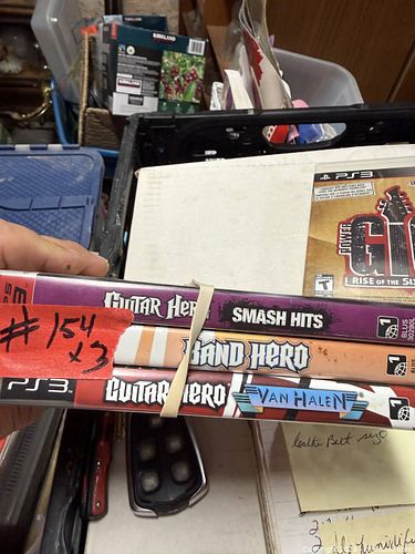 PS3  3 GUITAR HERO, BAND HERO (1 of 1)