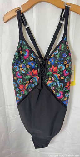 Lot #568 (1 of 3)