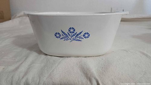 CorningWare Cornflower 2.5 qt Casserole Baking Dish (1 of 3)