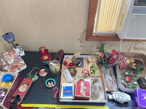Mixed Christmas Ornaments & Small Wreaths — Assorted Brands (1 of 12)
