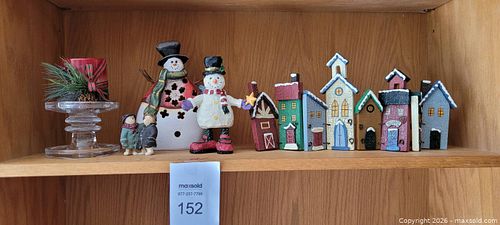 Christmas Lot, village (1 of 3)