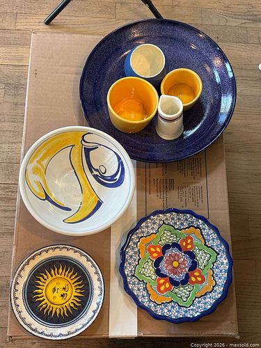 Collection of ceramic and pottery pieces (1 of 18)