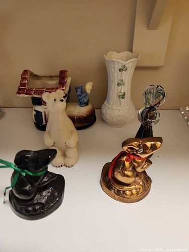 Collection of vintage decor (1 of 11)