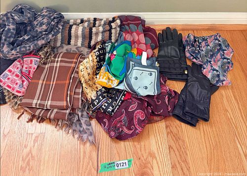 14 scarves and gloves (1 of 4)
