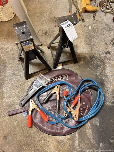 Lot #842 (1 of 8)