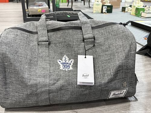 Lot #1143 (1 of 8)
