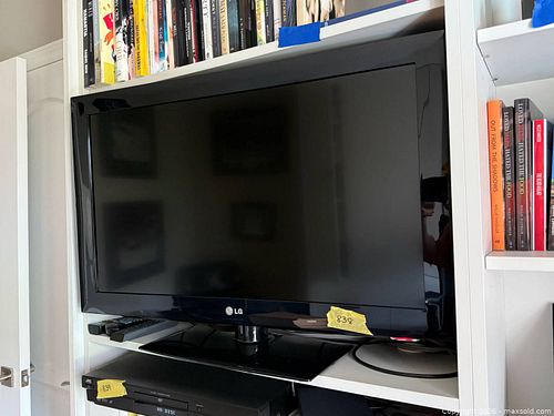 LG 32LD450 32-inch LCD/LED TV (2010) (1 of 3)
