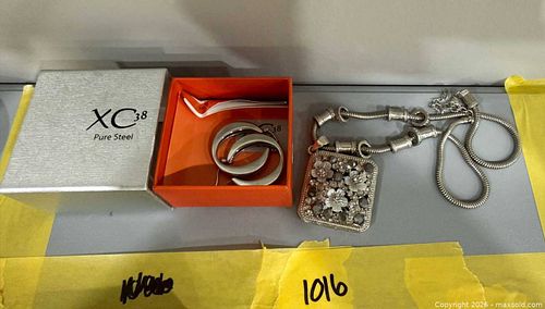 Lot #1016 (1 of 5)