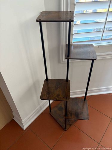 Lot #28 (1 of 3)