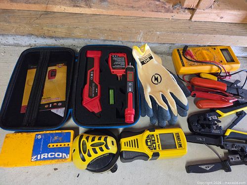 Electrician tools (1 of 3)