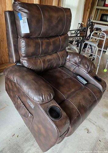 Lot #130 (1 of 4)
