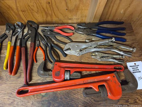 Lot of pliers and pipe wrenches  (1 of 3)