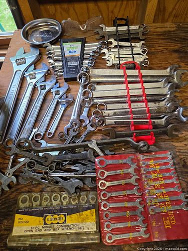 Lot of wrenchs (1 of 5)